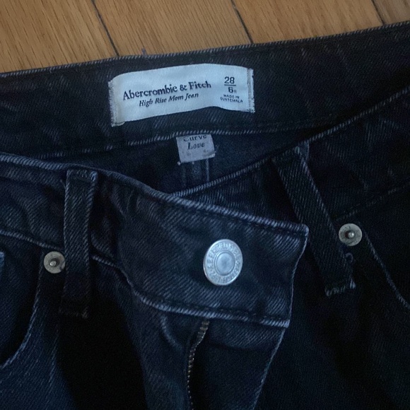 High Rise Mom Jean - Picture 3 of 3